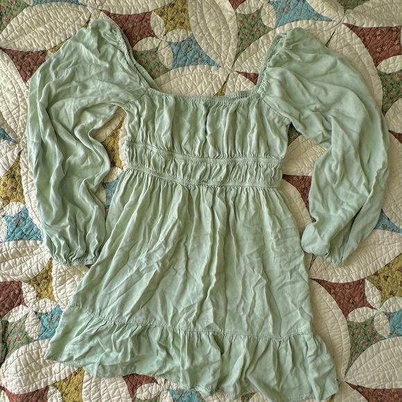 Forever 21 Dresses & Skirts - Light green Forever 21 cottagecore fairycore milkmaid mini dress. Size S